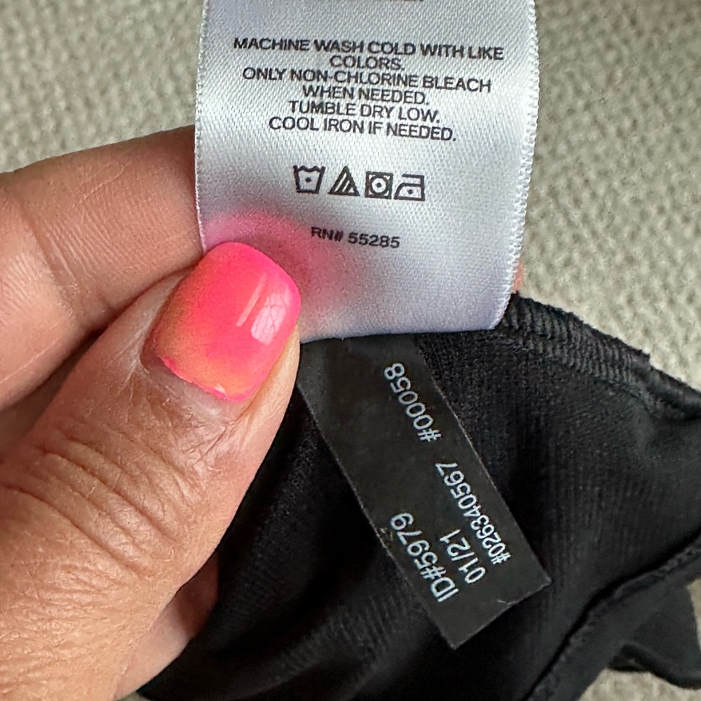 Express Elegant Black Ruffle Top - Picture 6 of 6